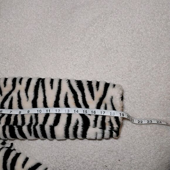 Faux Fur White Tiger / Zebra Print Eclectic Unique Chic Fun Party Coat Sz Small - Picture 9 of 12
